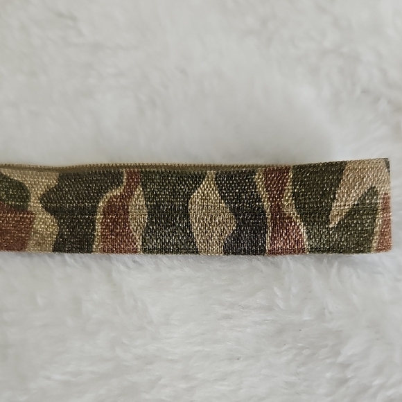 Infant/Baby Camouflage Headband with Sheer Brown Bow - Picture 3 of 5